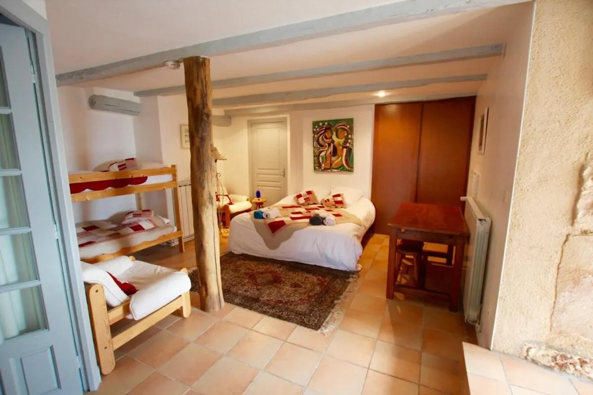 Les Maisons D'En Haut & Piscine A Debordement Chauffee Saint-Remy  Saint-Remy (Aveyron)